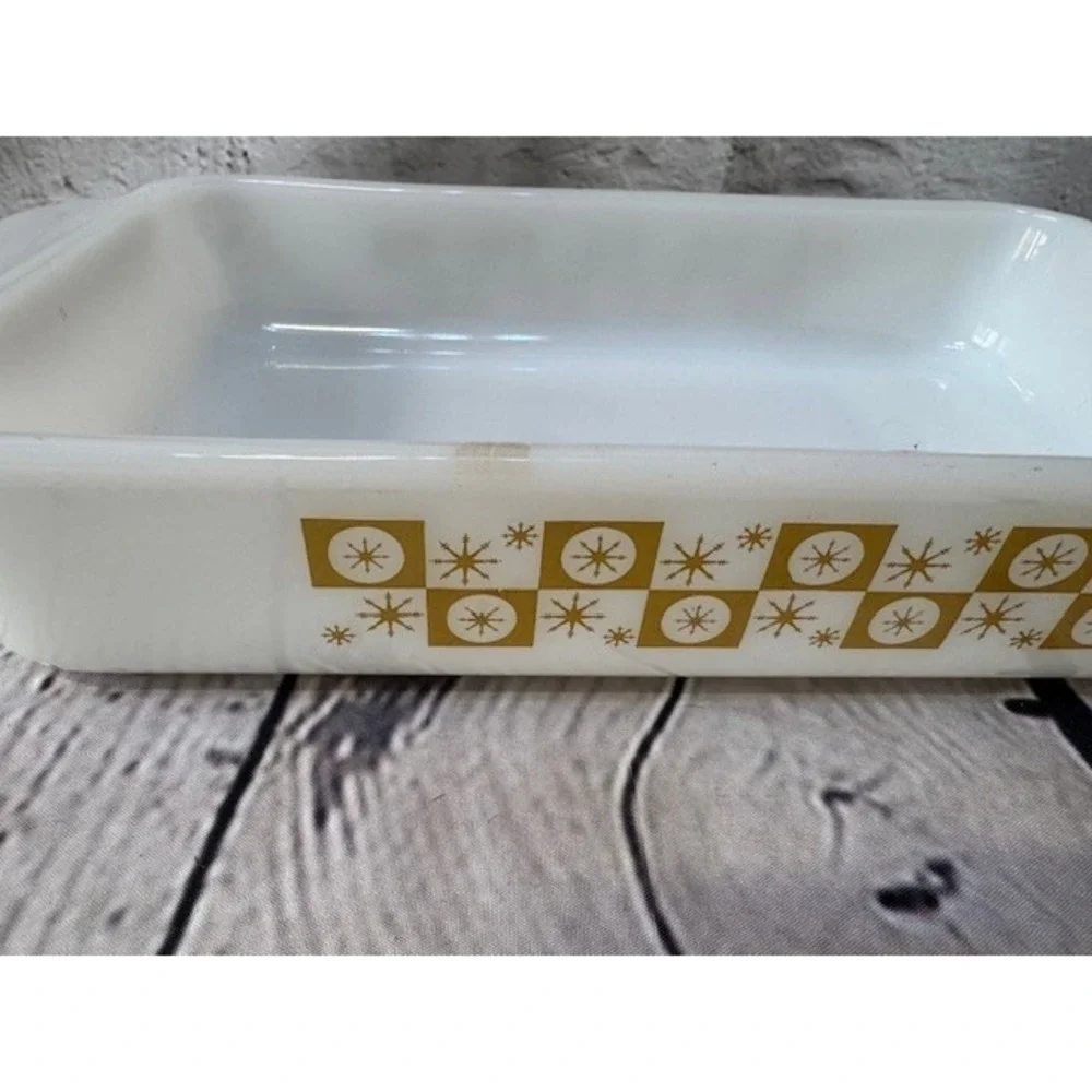 Fire King ANCHOR HOCKING‎ Casserole Dish Atomic Star Glow 7 X 12 Inch White Milk